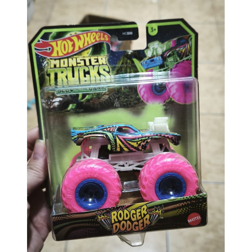 mainan mobil Hot Wheels Monster Truck "Rodger Dodger" Glow in the Dark original