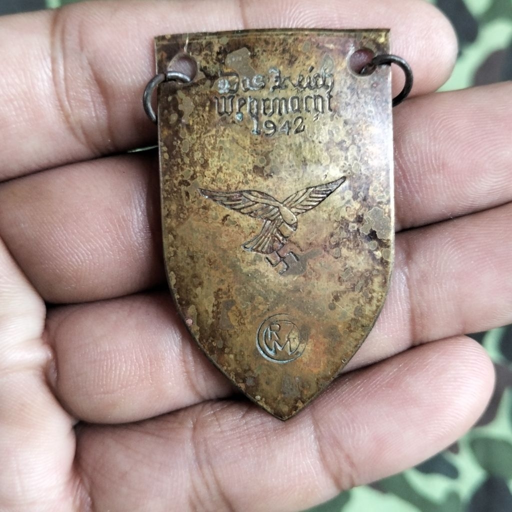pin tentara jadul pin tentara nasi jerman pin tentara jerman shield badge lencana militer jerman ang