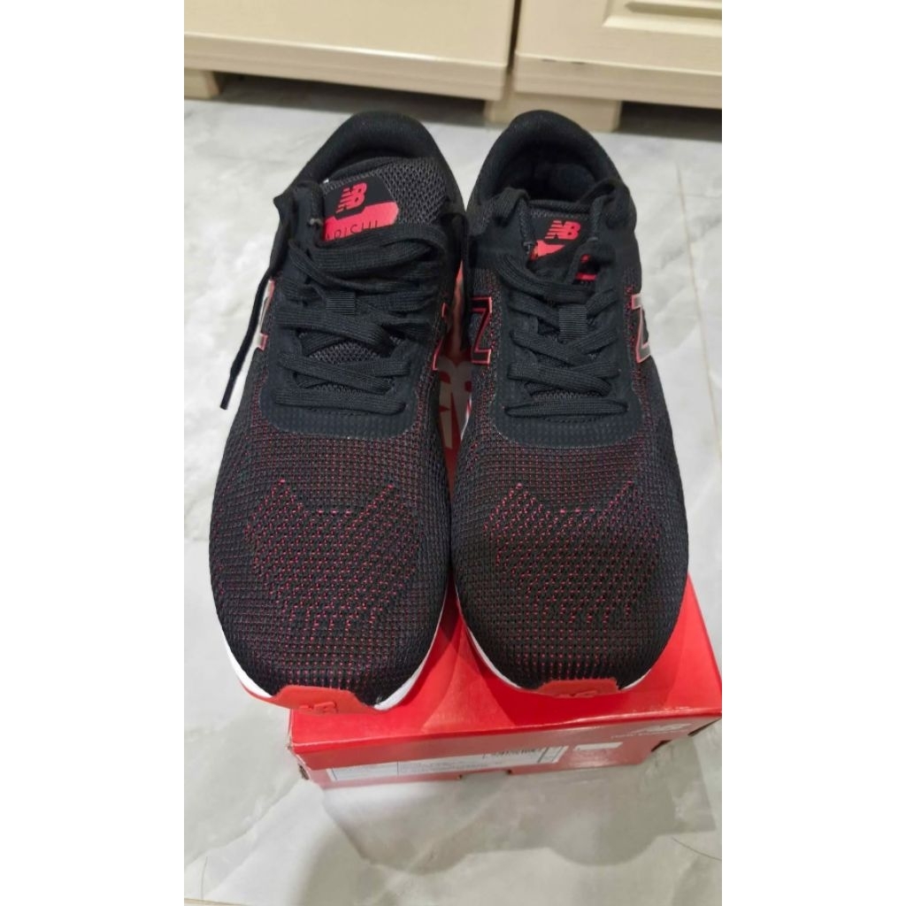 Sepatu New Balance Arishi