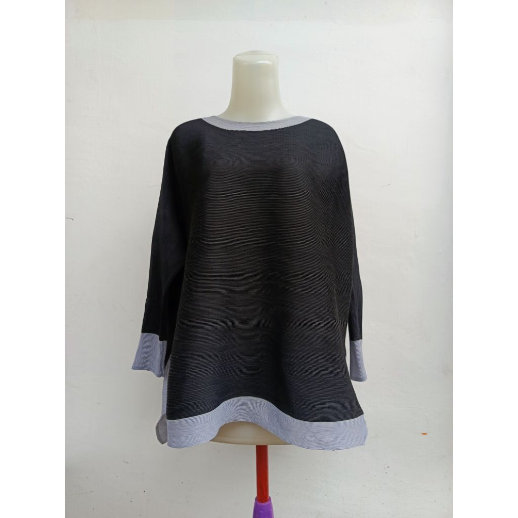 Long sleeve pleatsme