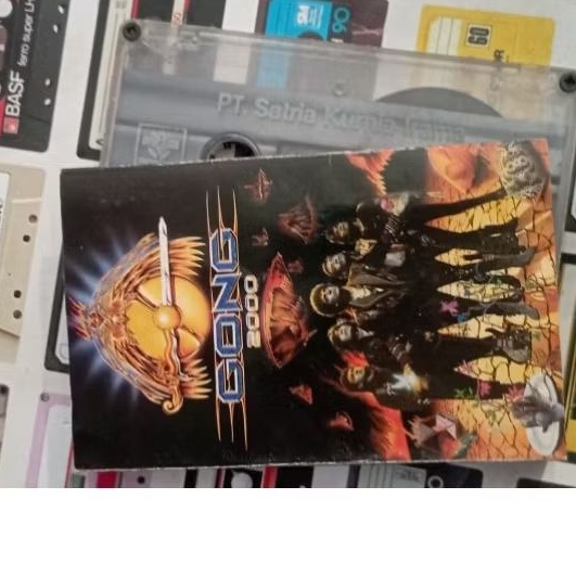 kaset pita band gong 2000