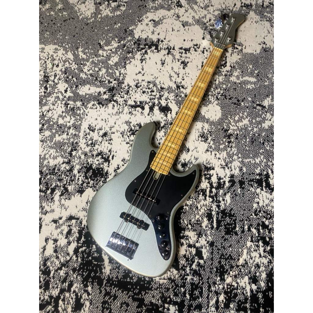 Sire Marcus Miller V7 2nd Gen Five String