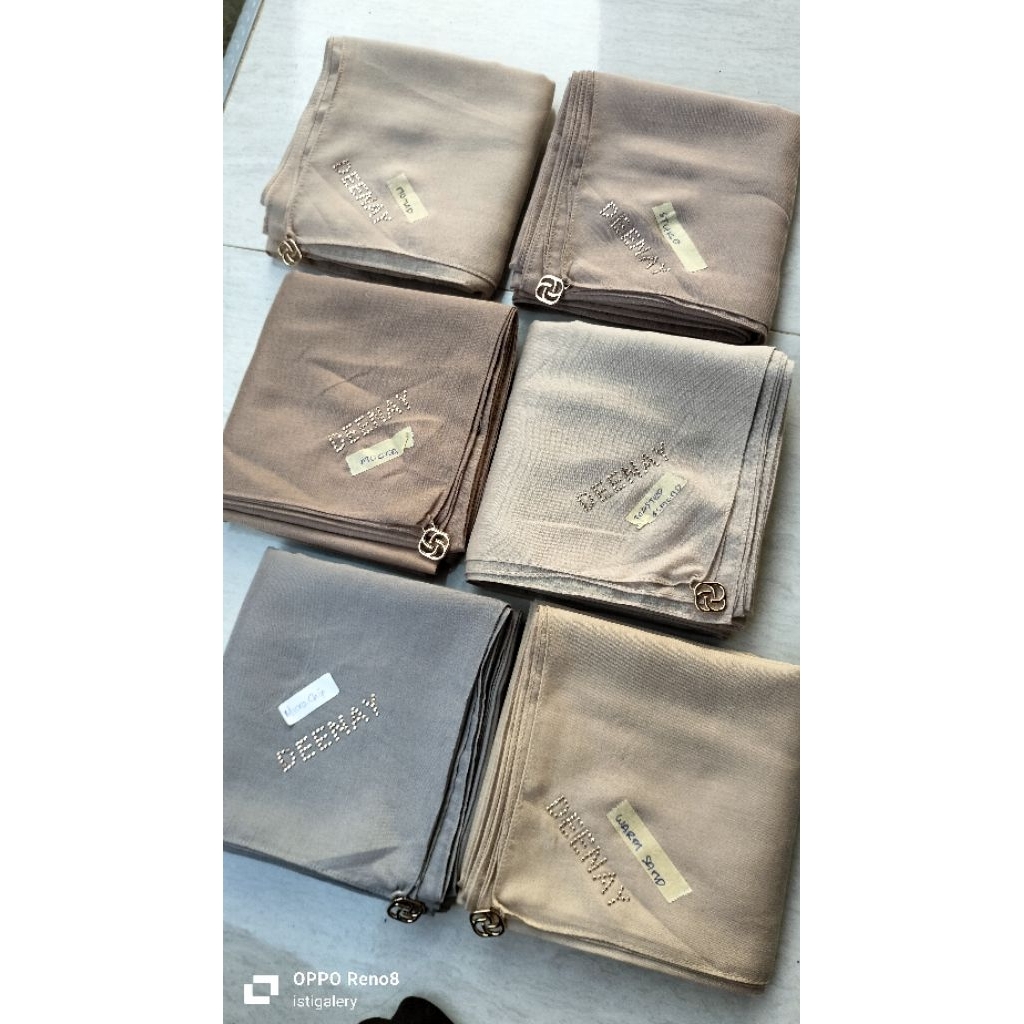 Liza matte gold Denay polos hijab segiempat