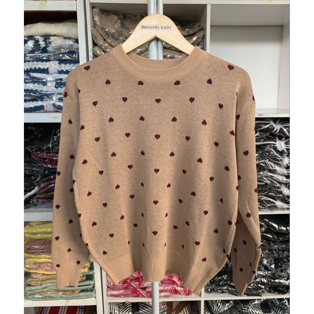 Sweater rajut motif love