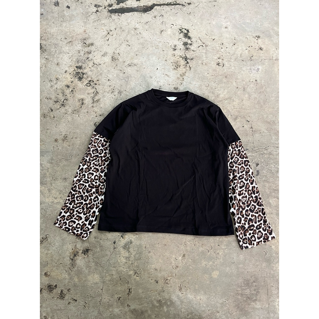Layered Leopard Black tshirt Kaos Polos Hitam Motif Leopard
