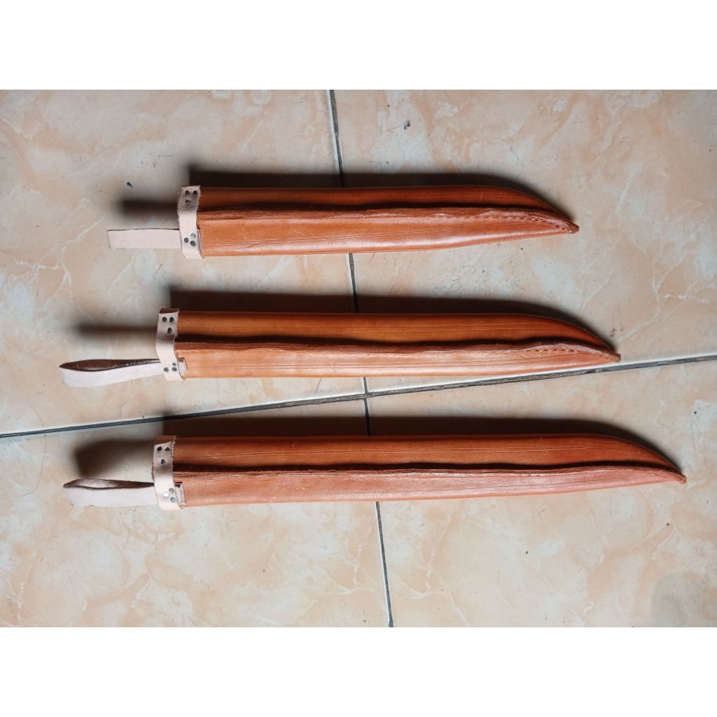 sarung pisau kulit sapi