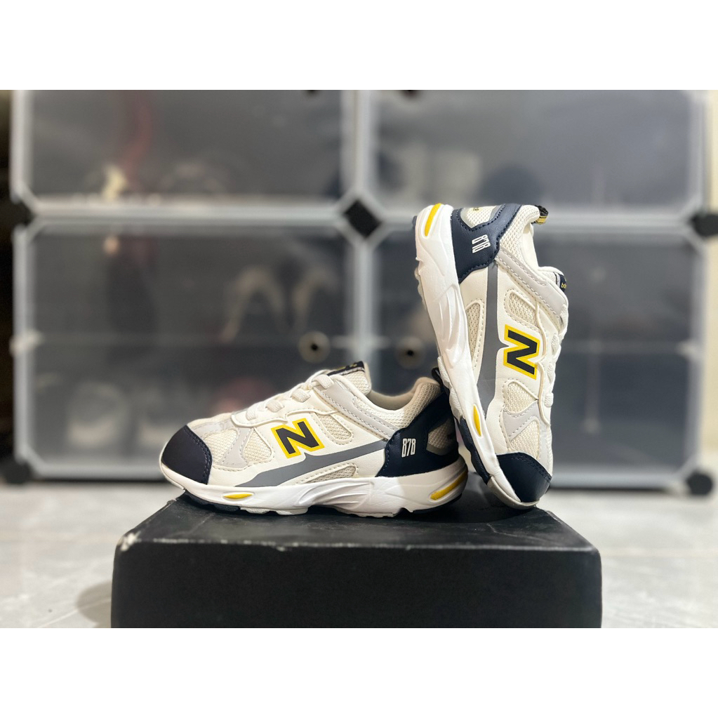 Sepatu Anak Preloved/Second Kids NB 878 Size 27.5