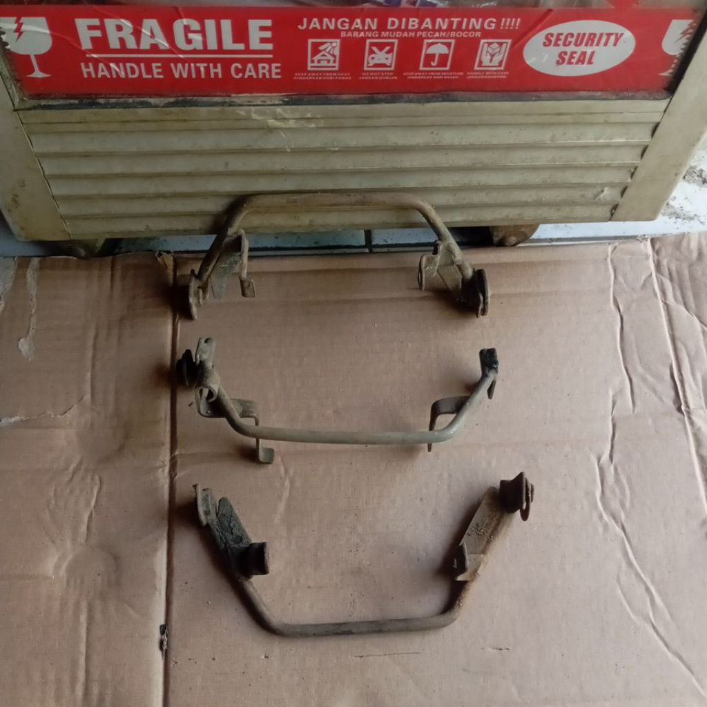 Brackket Sayap Honda supra x lama Original bekas
