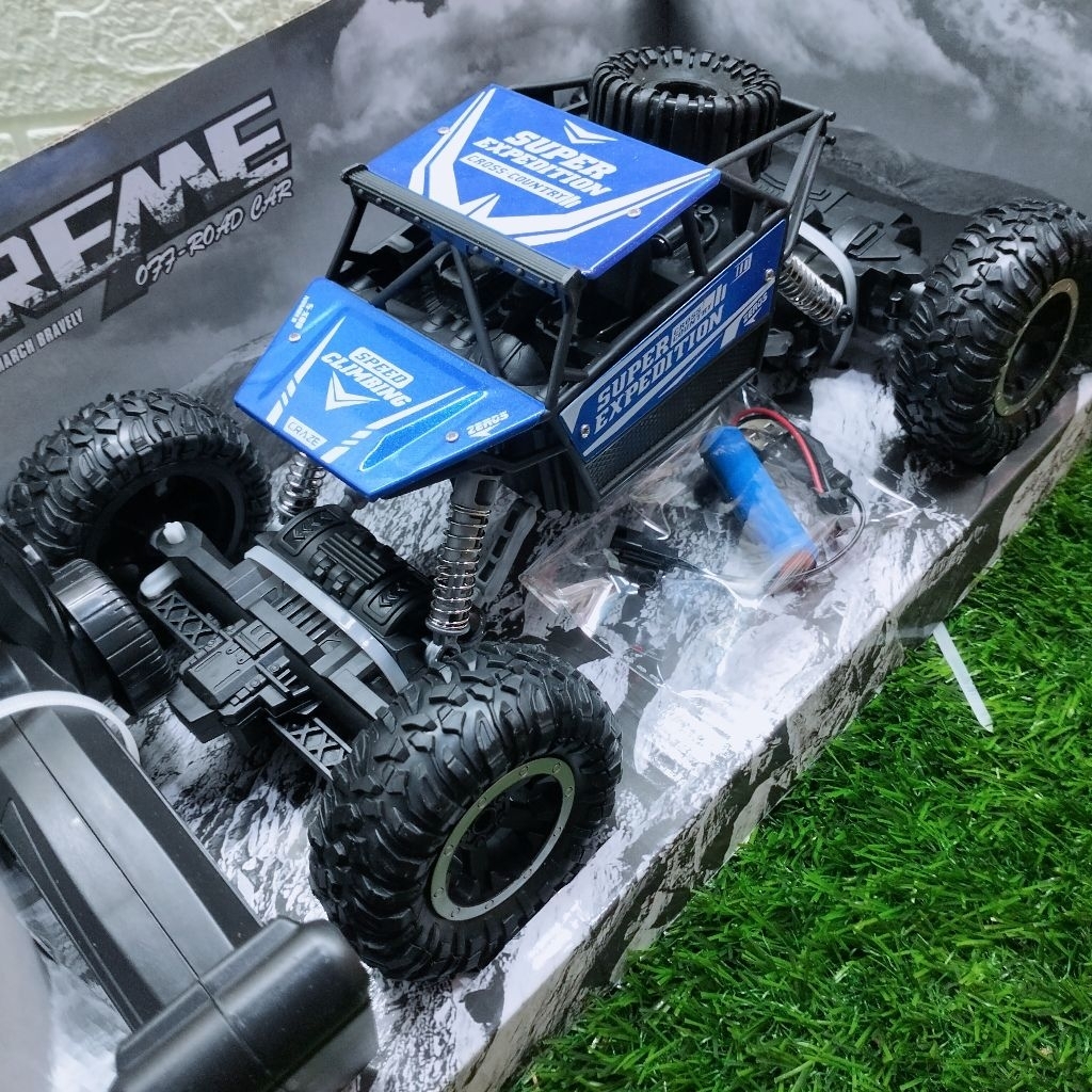 Mobil RC Offroad Jeep Mini dengan Baterai Cas
