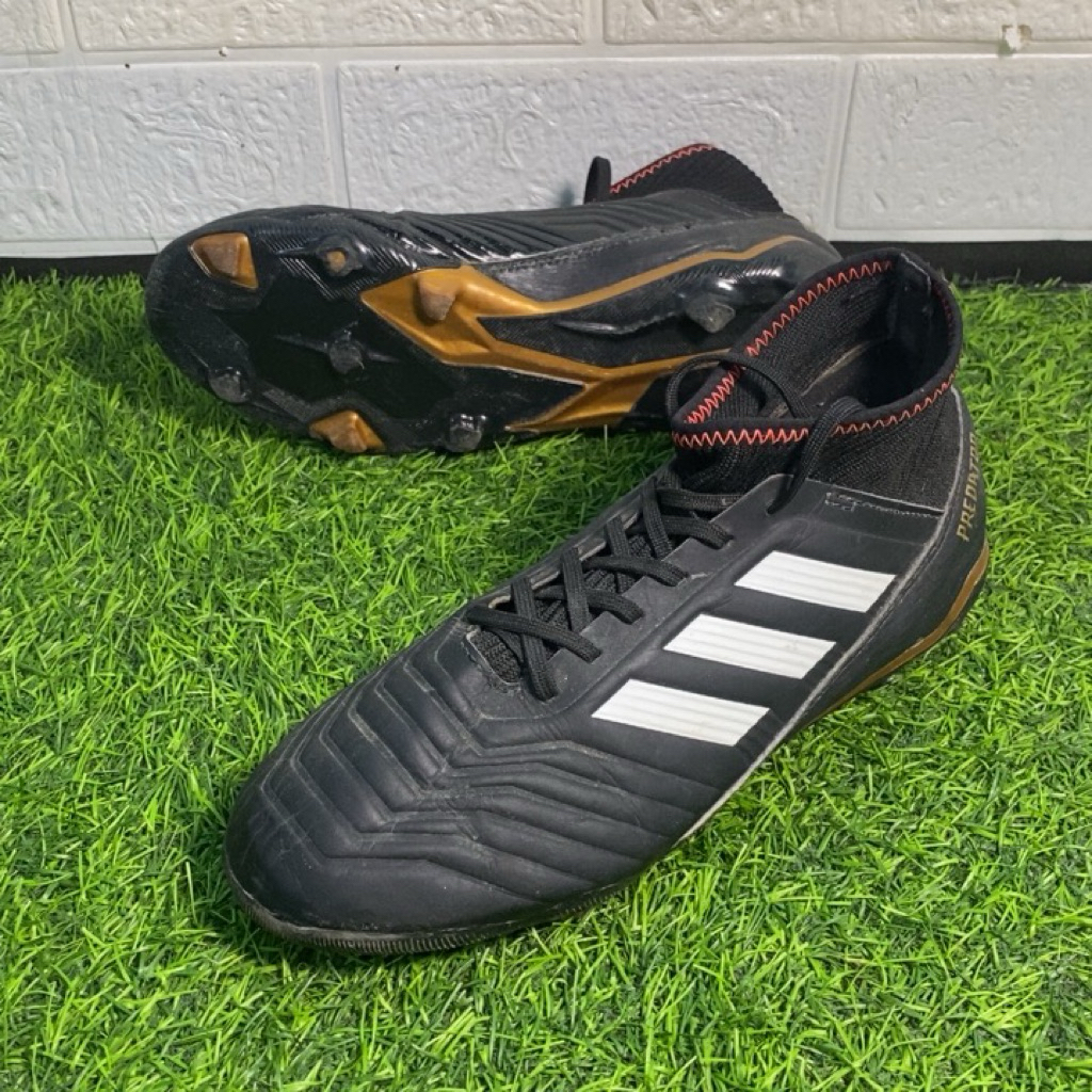 SEPATU BOLA SIZE 38/24 CM