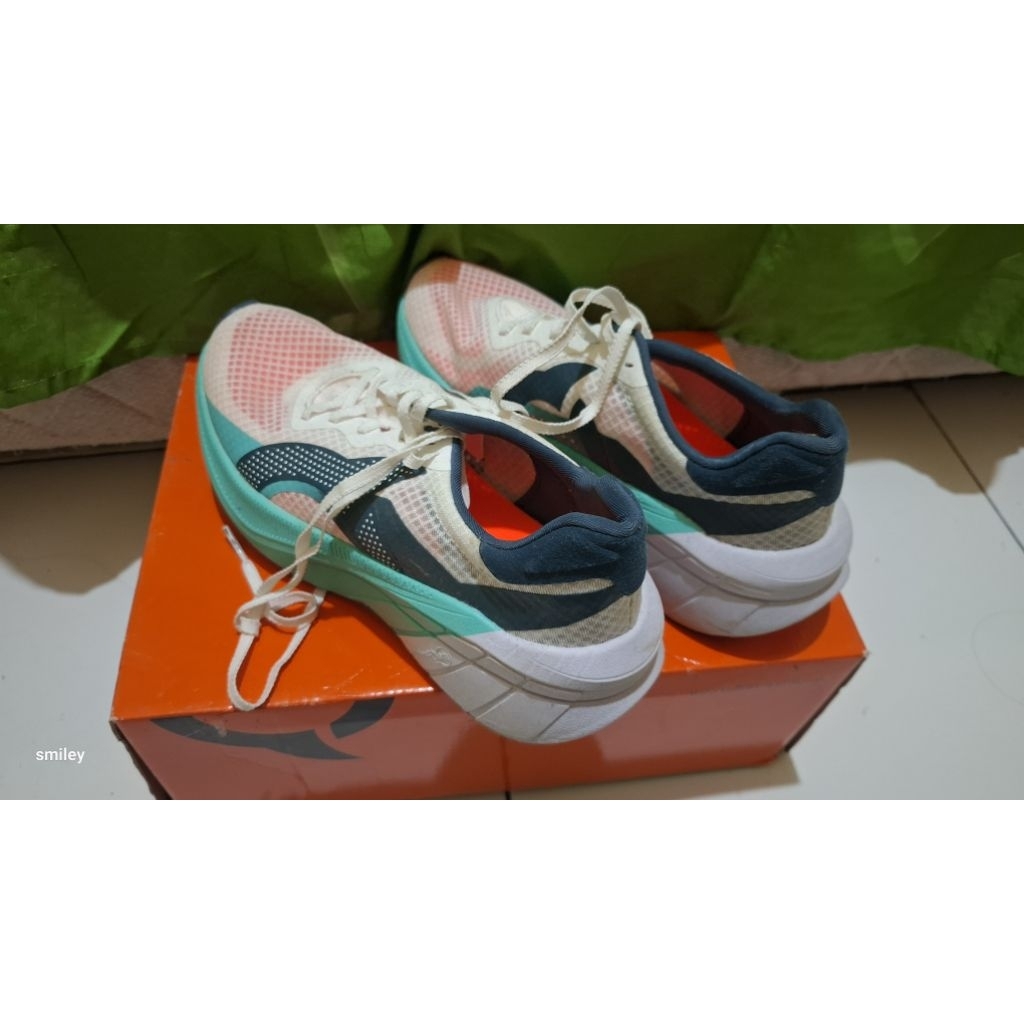 PRELOVED SEPATU LARI ORTUSEIGHT HYPERFUSE 3.0 SIZE 38