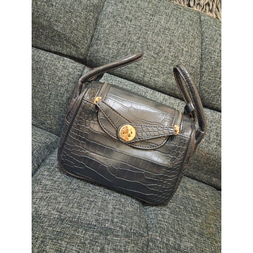 Tas Slempang Lindy bag croco Himalaya hitam Like New