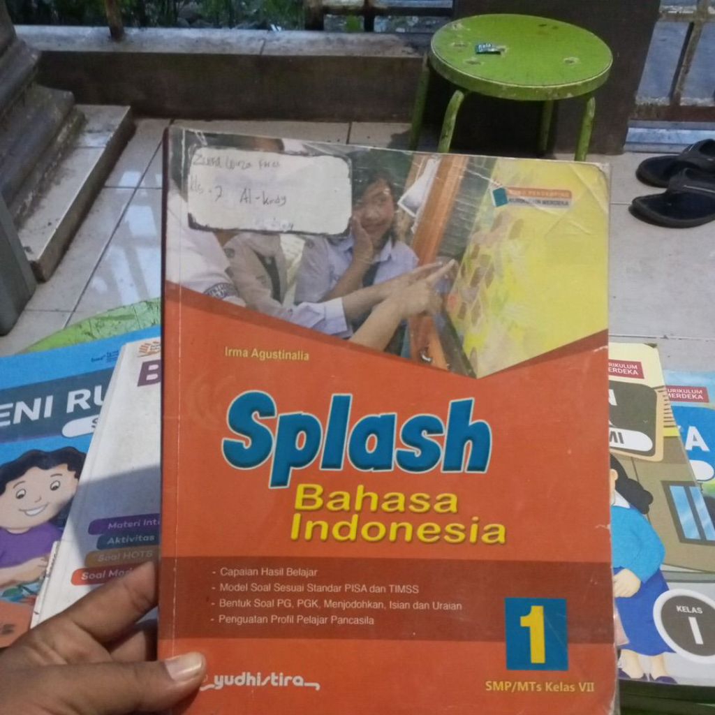 BUKU SPLASH BAHASA INDONESIA UNTUK SMP KELAS VII/7 KURIKULUM MERDEKA PENERBIT YUDISTIRA