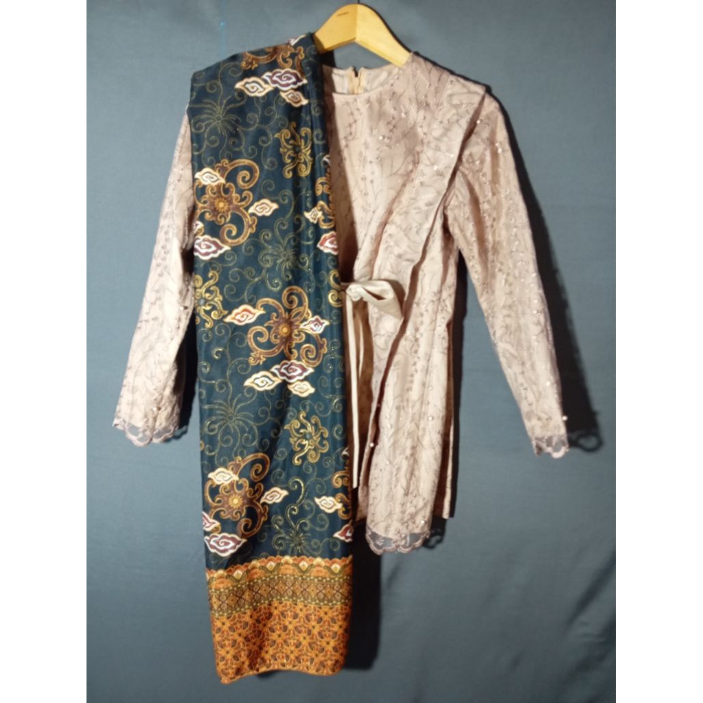 one set kebaya rok lilit pl