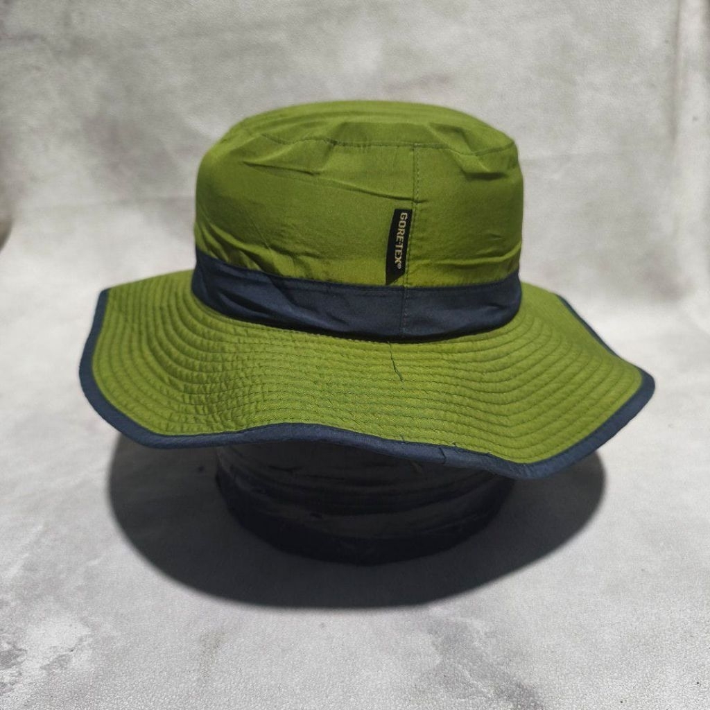 Topi rimba outdoor hiking gunung Columbia goretex hijau