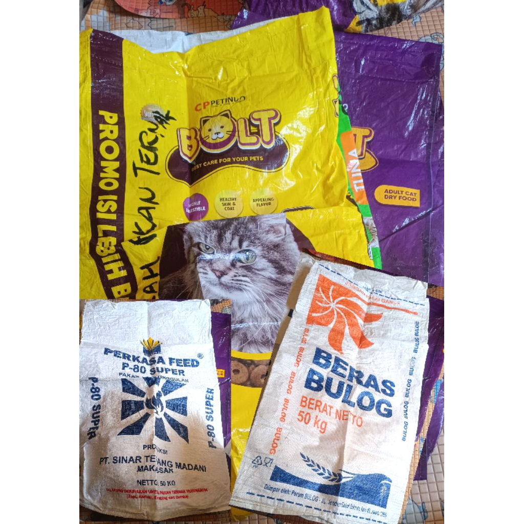 karung bekas pakan kucing, pakan ayam dan beras
