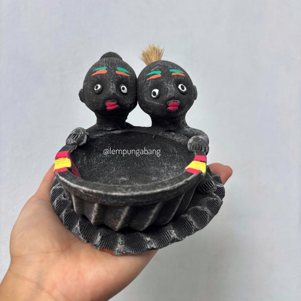Asbak Tanah Liat Unik/ Asbak Orang Indian / Asbak motif batu / Asbak Suku Asmat / Asbak Gerabah Lucu