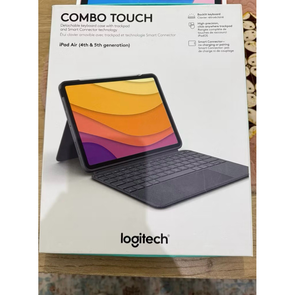 Casing Keyboard Logitech dengan Trackpad dan Backlit untuk iPad Air 4/5