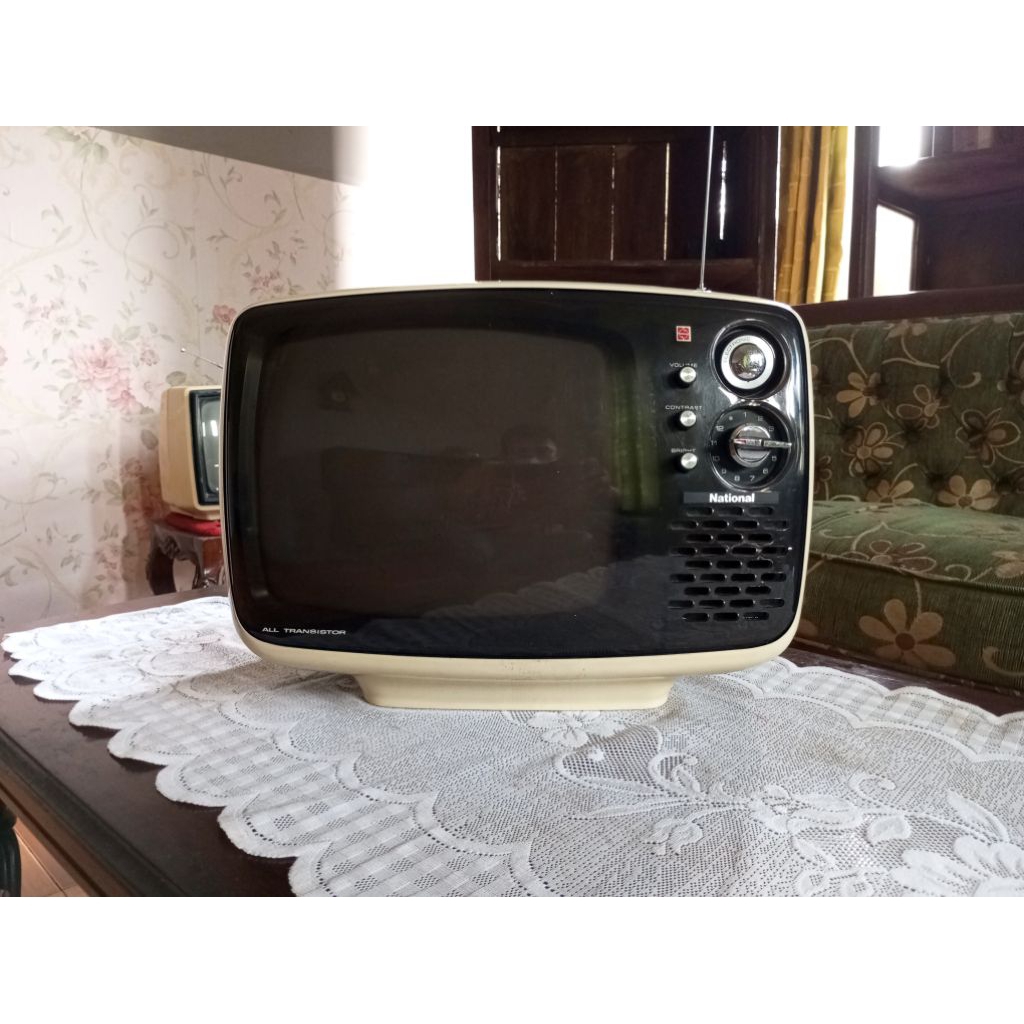 Televisi TV Jadul Vintage Merk NATIONAL Ukuran 14 Inch Lawas Tua Kuno Retro