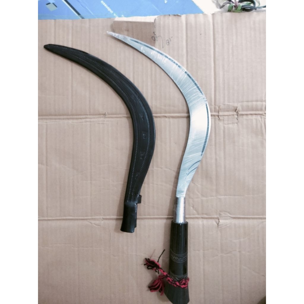 Arit Madura ukuran 50 cm lengkap dengan sarung kulitnya