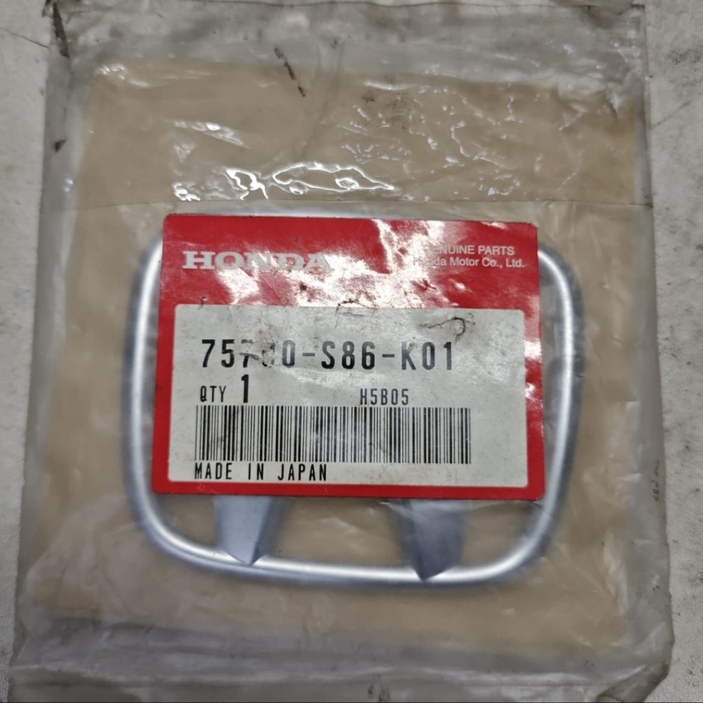 EMBLEM LOGO H GRILL DEPAN HONDA ACCORD VTI S86 99 - 2003 ORIGINAL 75700-S86-K01