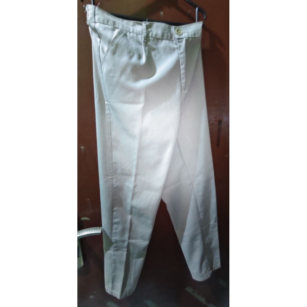 PRELOVED CELANA COKLAT SUSU
