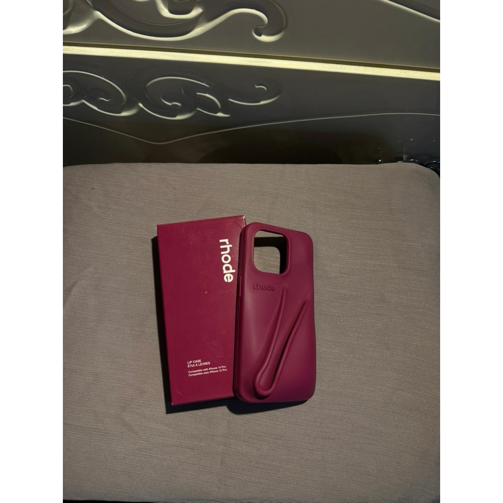 Case Rhode Hailey bieber
