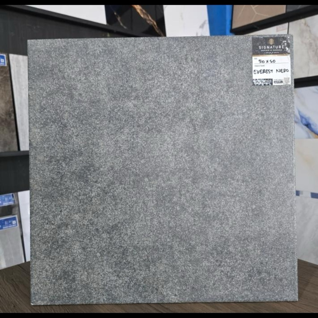 KERAMIK LANTAI KASAR 50x50 | EVEREST NERO