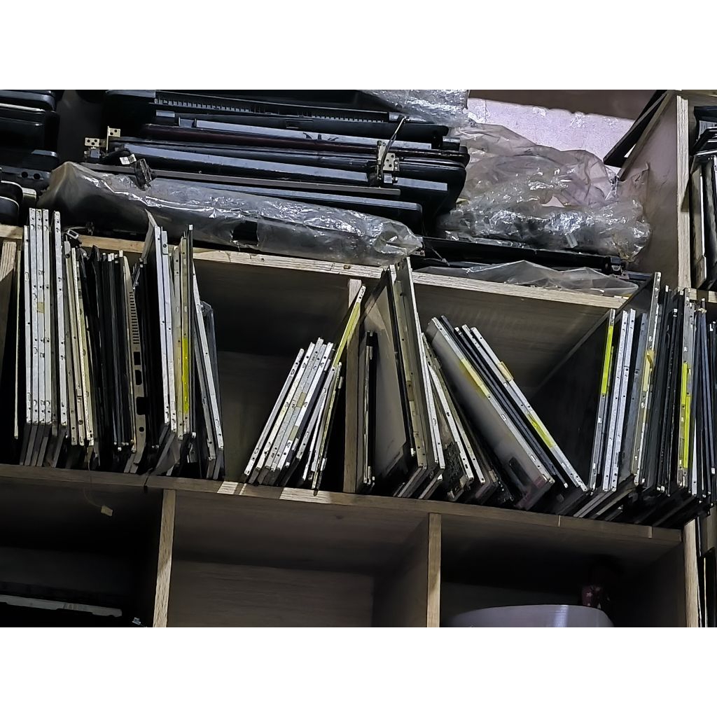 lcd rusak ex laptop 12" 13" 14" 15" original copotan kondisi mati,pecah,retak, random