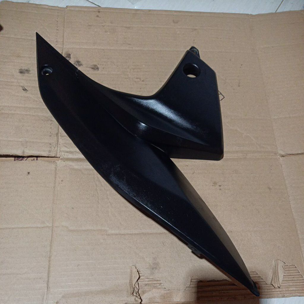 Cover Tutup Aki Accu Kanan R Sambungan Honda Revo Fit Fi Injeksi Original Second Copotan Motor Utuh
