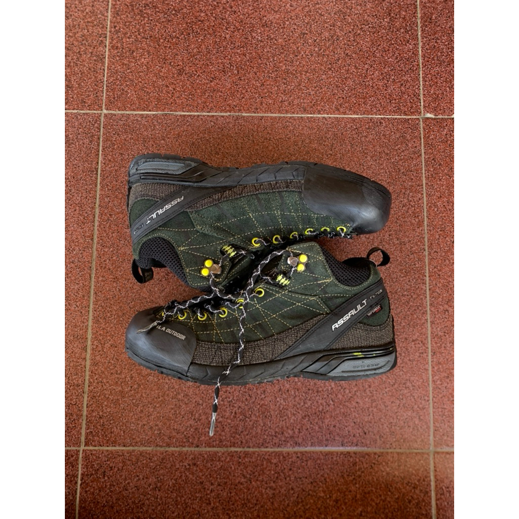 [preloved] Sepatu gunung hiking outdoor mendaki trial fila second - bekas