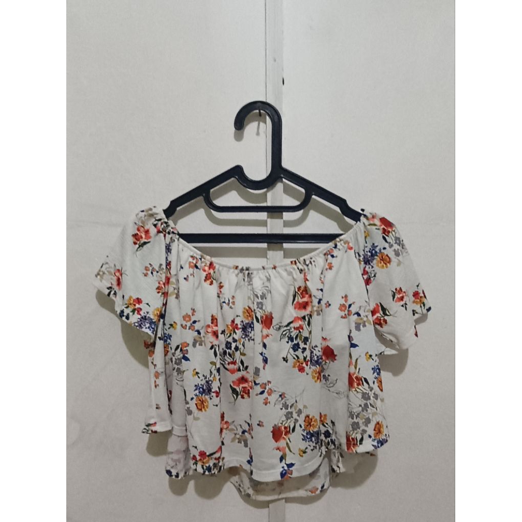 Bershka Floral Crop Top