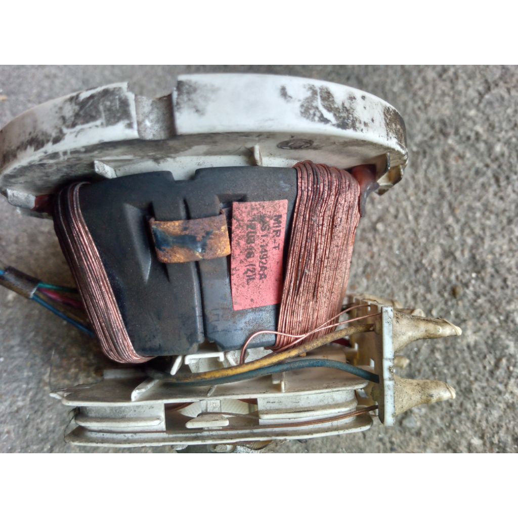 Yoke, konde TV tabung cembung 14inc merk Polytron, normal.