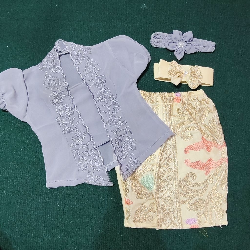 kebaya bordir bayi  /kebaya bayi 3 bulanan