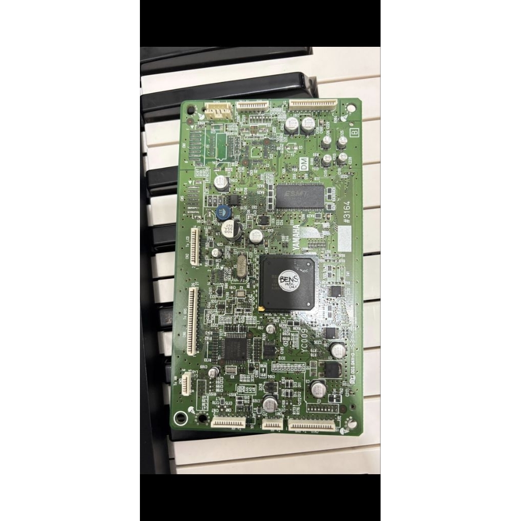 Mesin / Mainboard  yamaha arius ydp v240