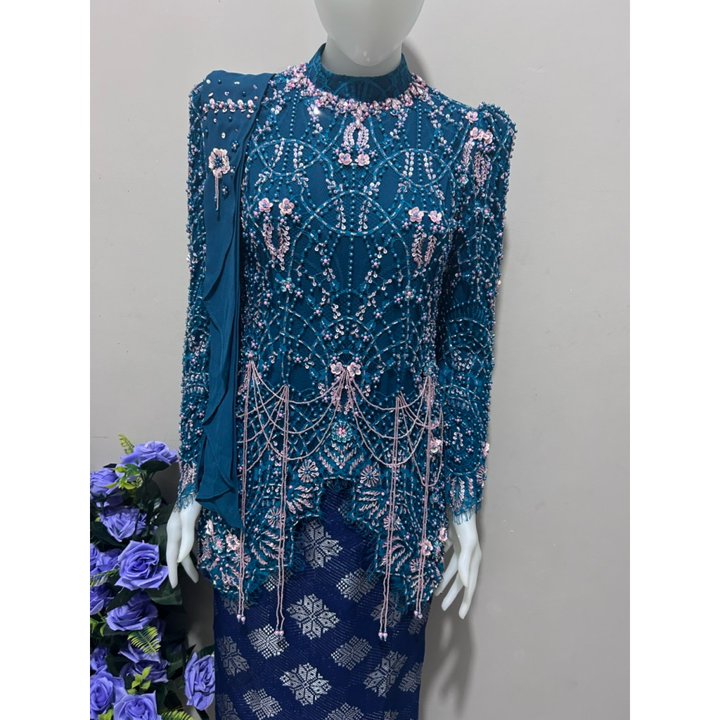 kebaya  emerald blue RONCE -kebaya Chantilly kebaya  wisuda kebaya tunangan kebaya payet mgb