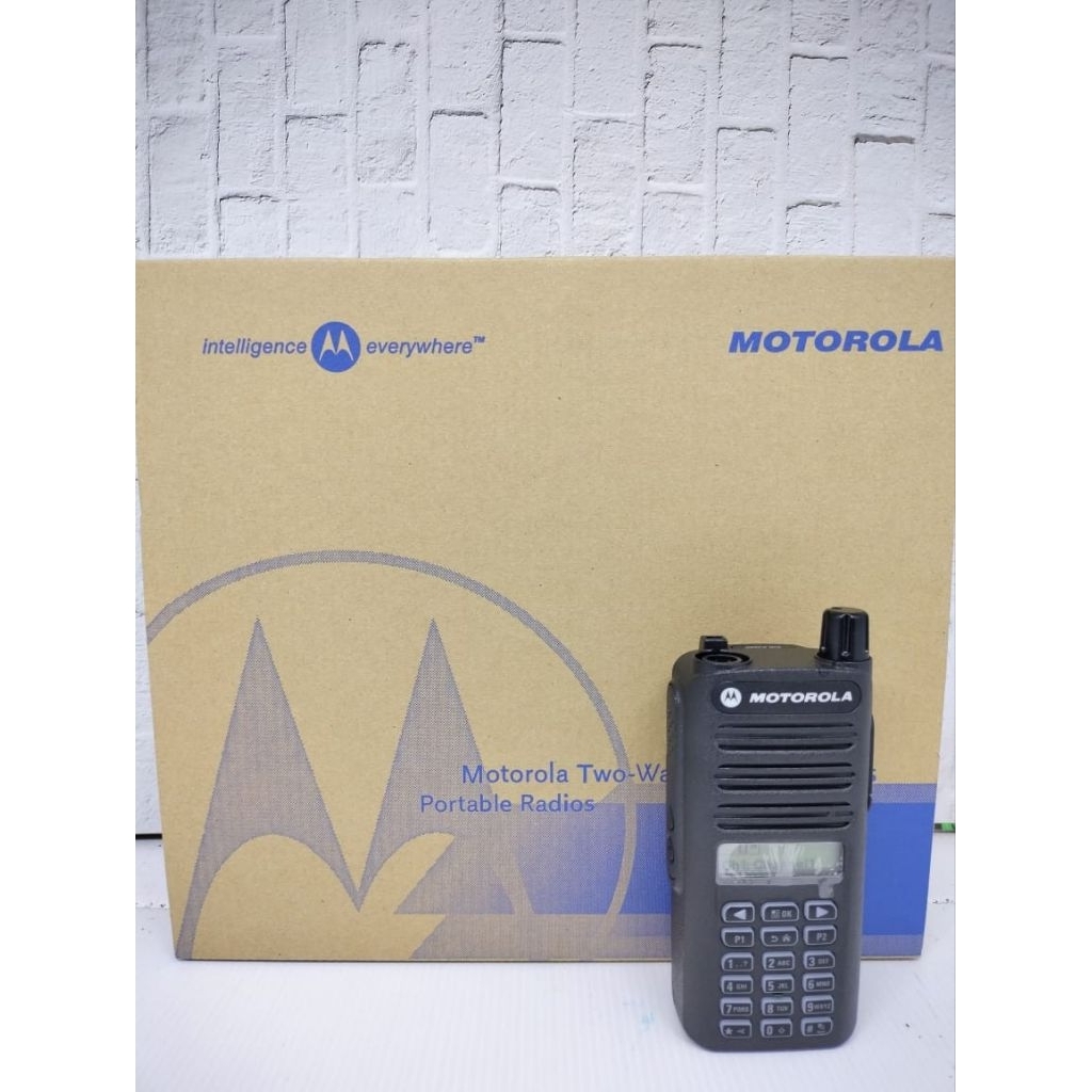 HT Motorola XIR C2660 VHF/UHF