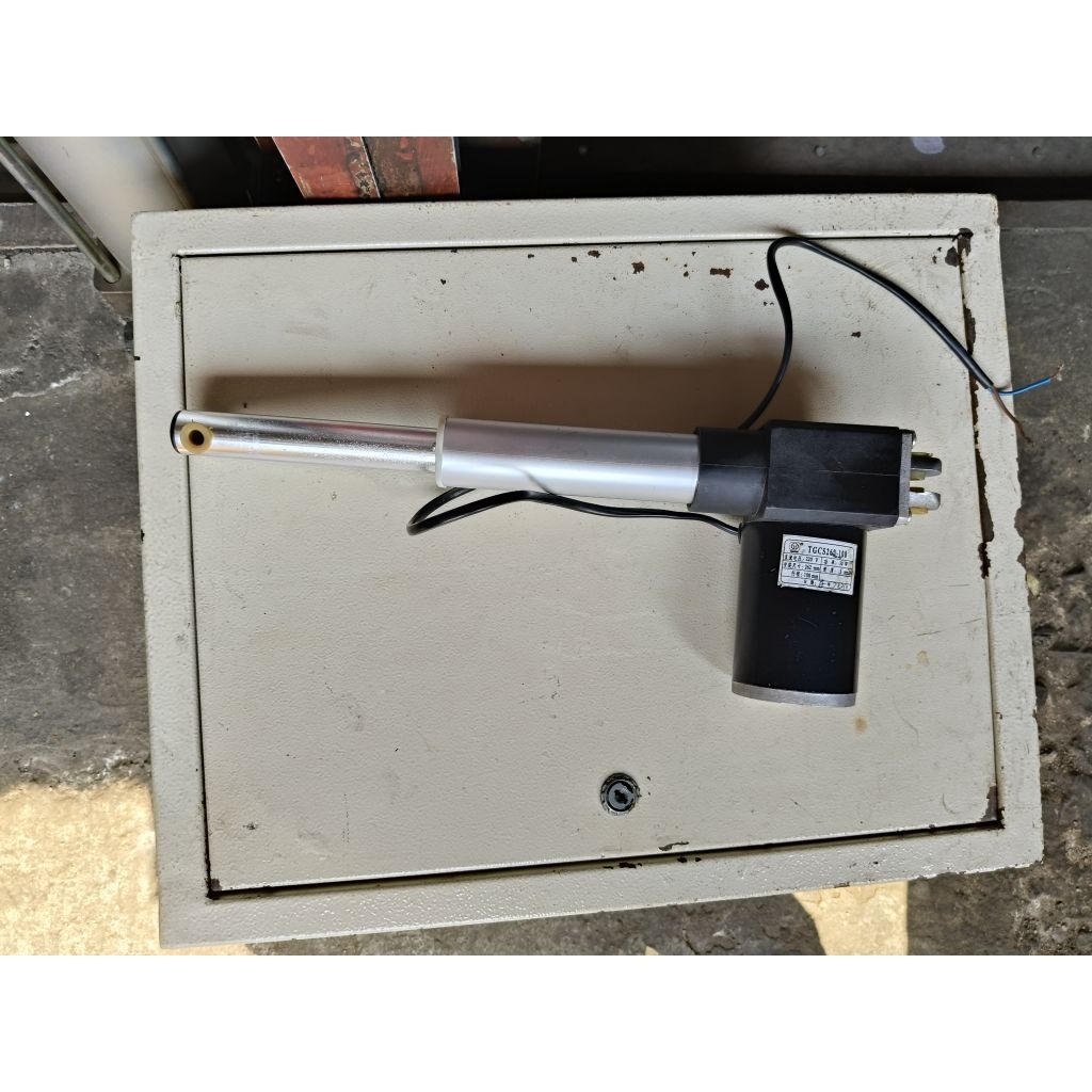 linear actuator 220V DC