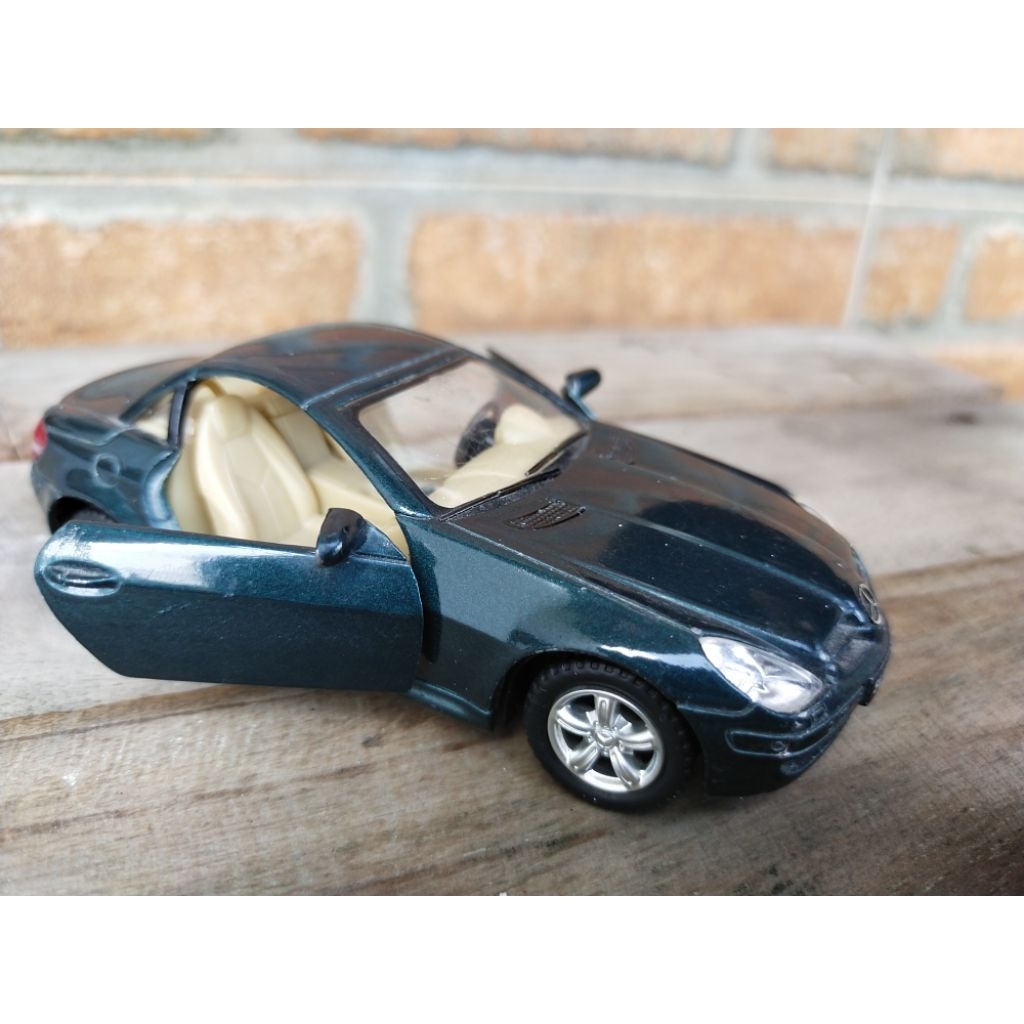 DIECAST Mercedes Benz SLK Class skala  1:32