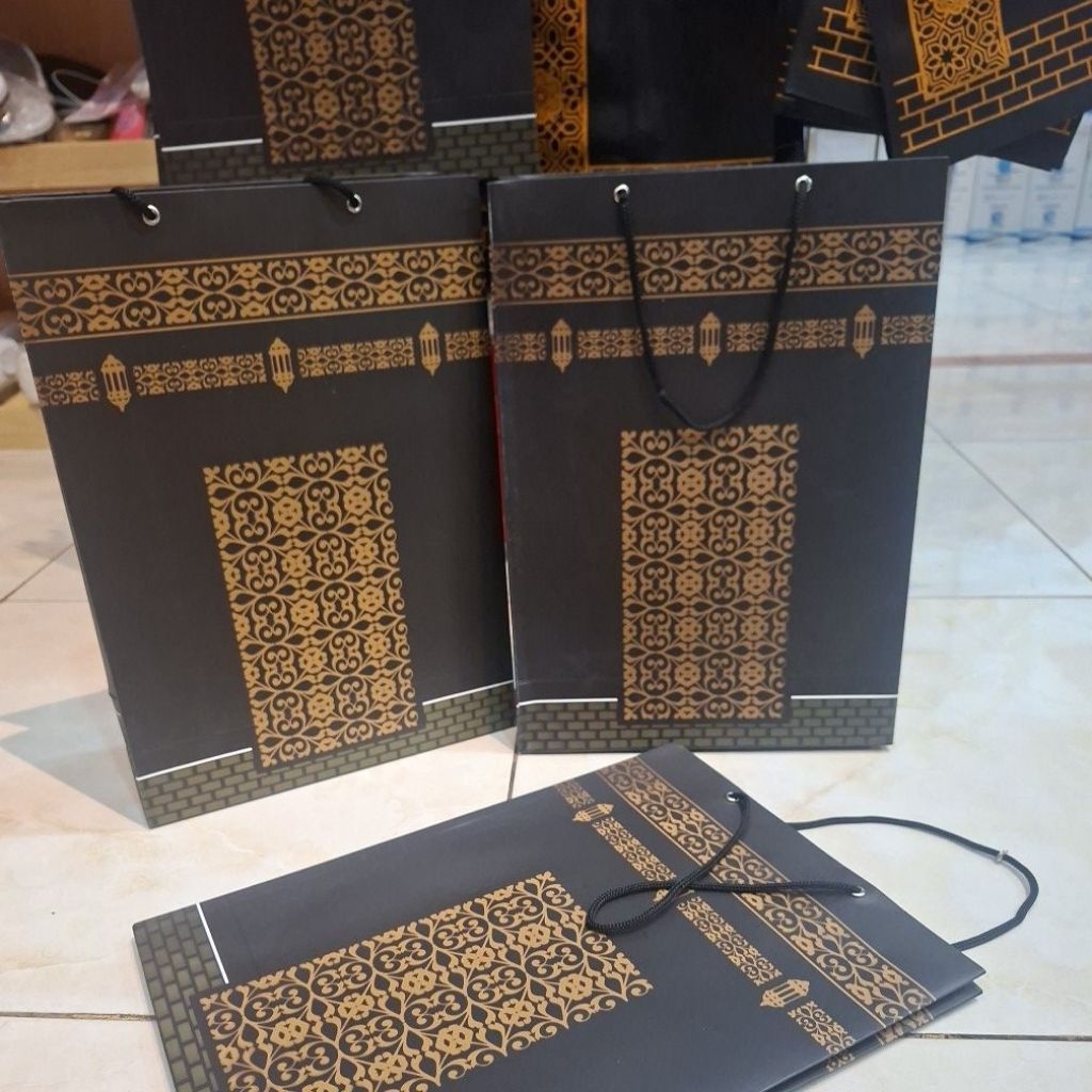 PAPER BAG PREMIUM UNTUK SUVENIR DAN OLEH OLEH HAJI UMROH