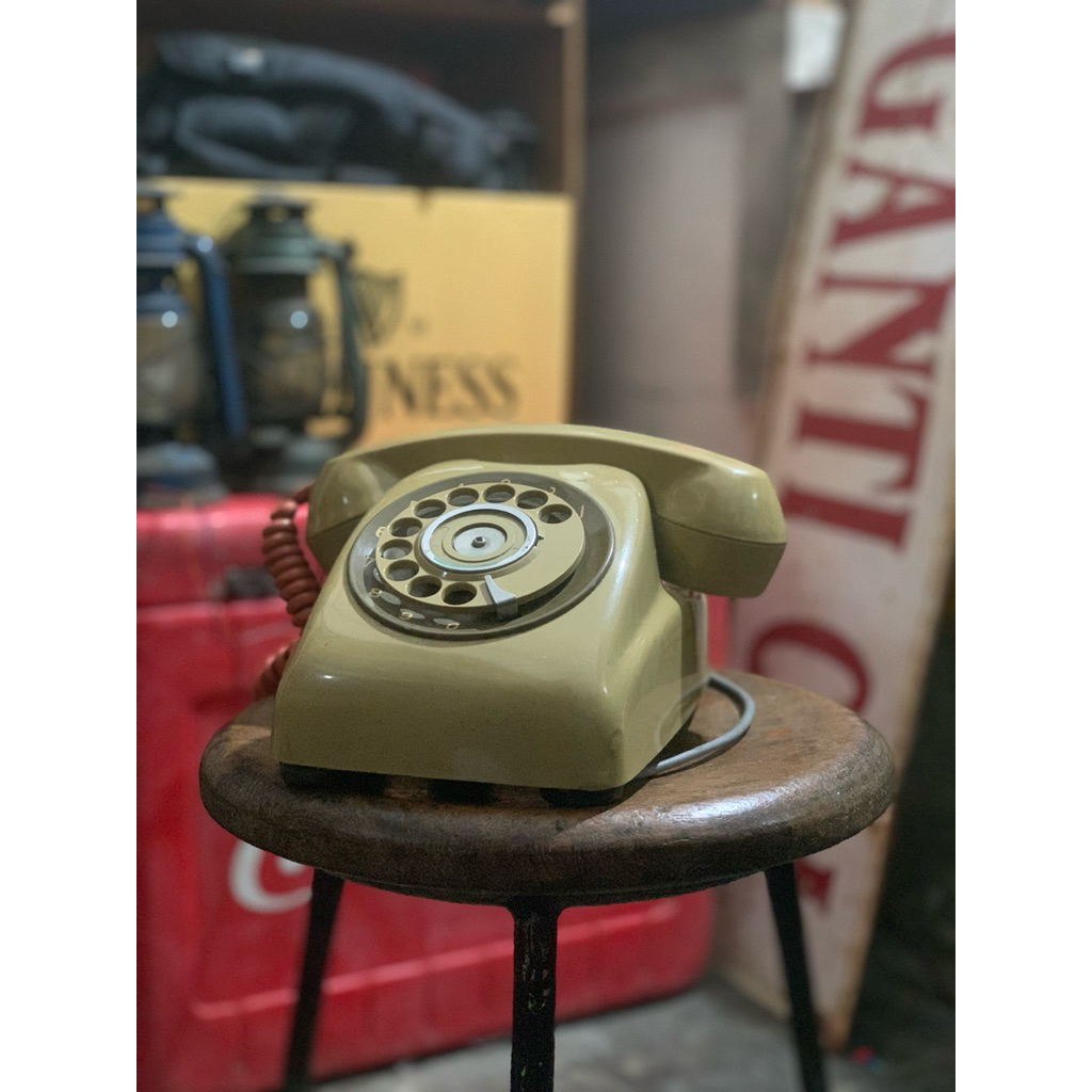 telepon putar jadul vintage . mulus