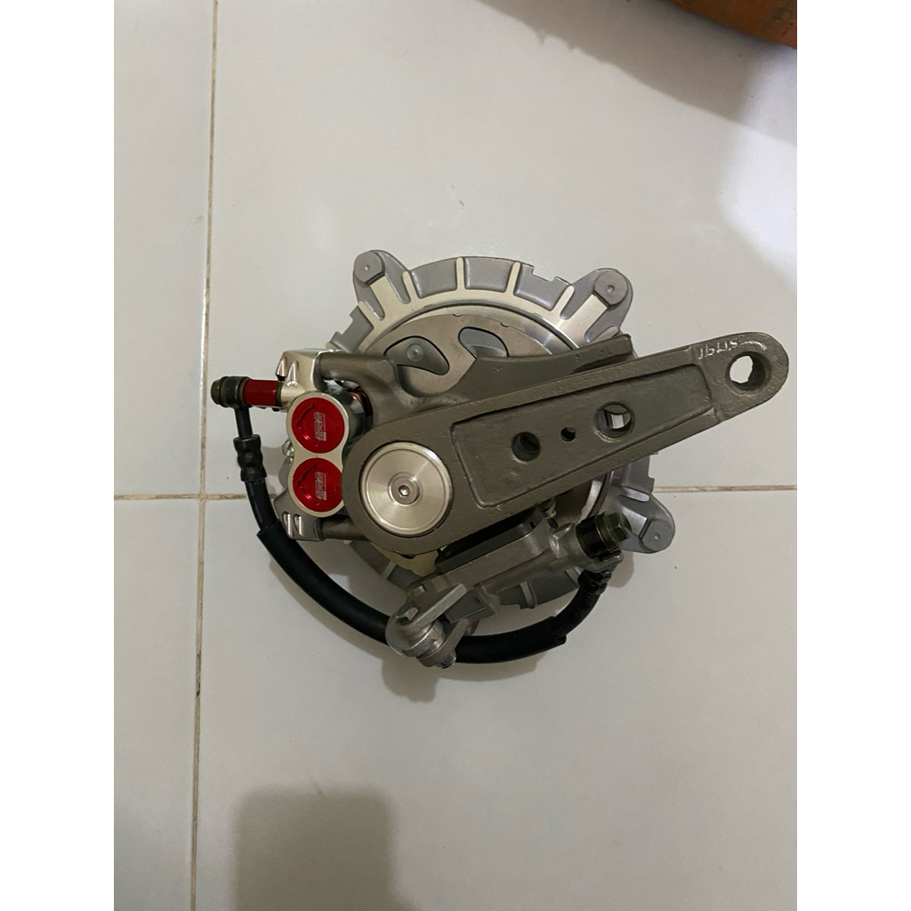 cakram depan vespa sprint,super, strada. fork kaki 3