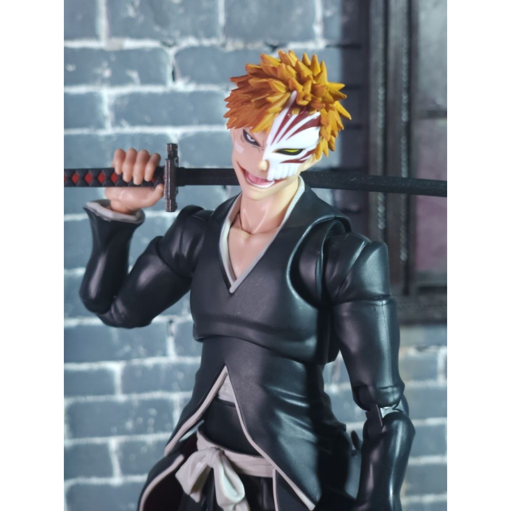 SHF Ichigo Kurosaki Getsugatenshou