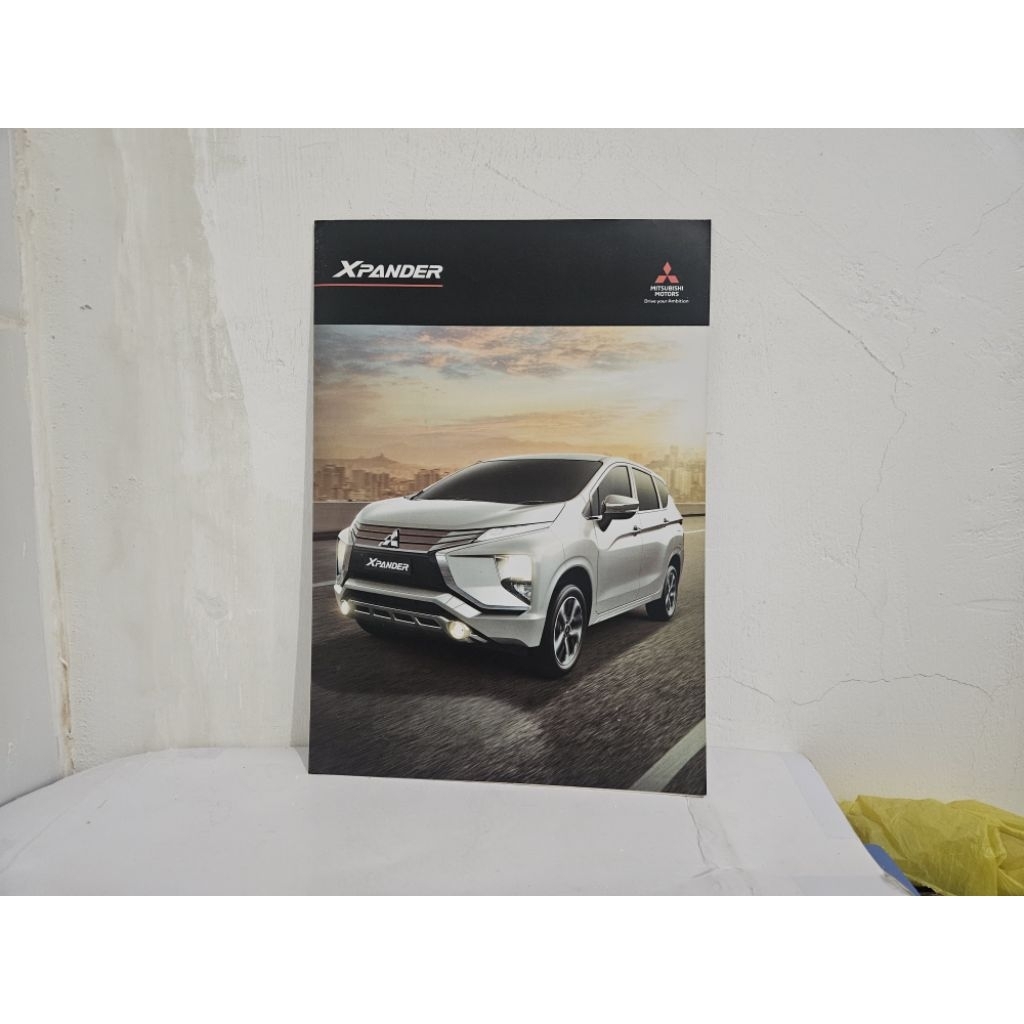 brosur katalog mobil mitsubishi xpander 2018 leaflet