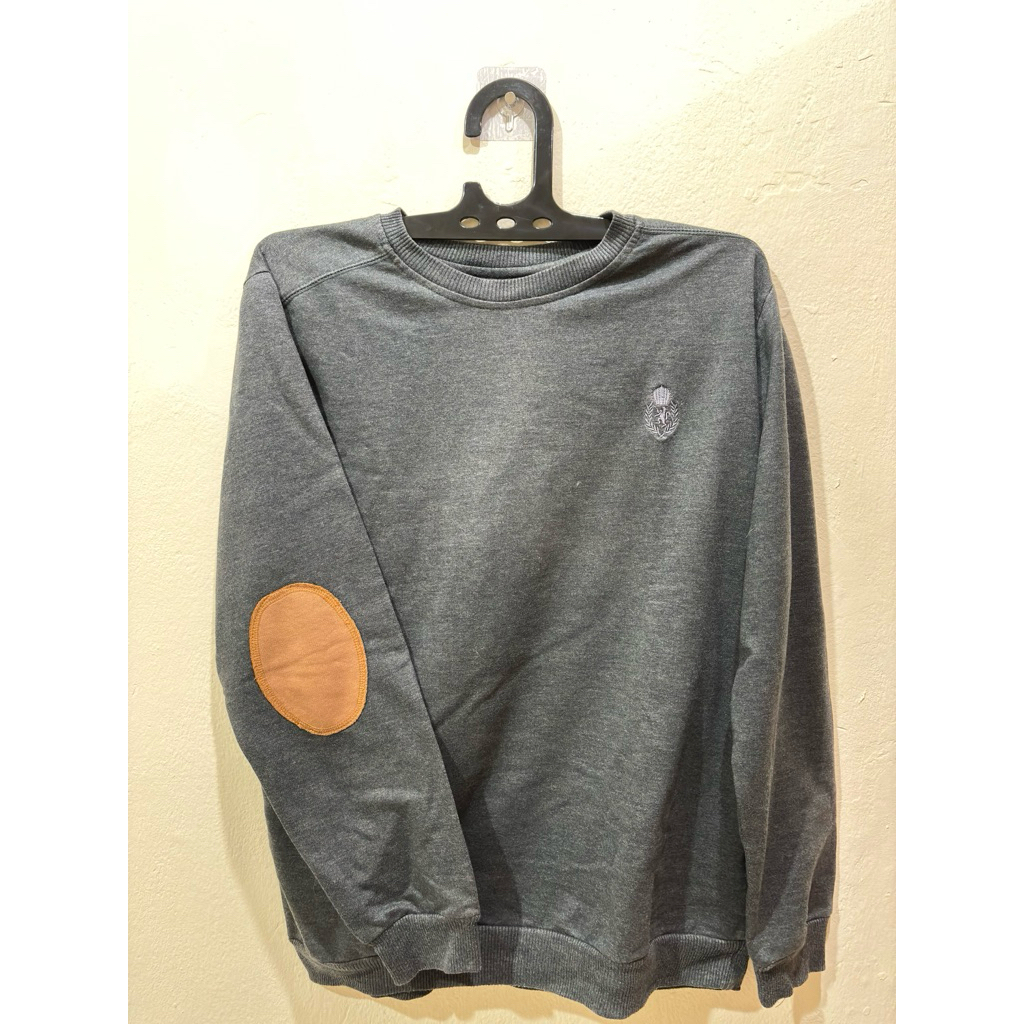 Sweater pria Details