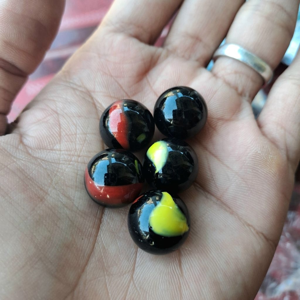 Mainan Anak Jadul Kelereng Gundu Bahan Keramik Hitam Warna Lebih Solid Ukuran Sedang