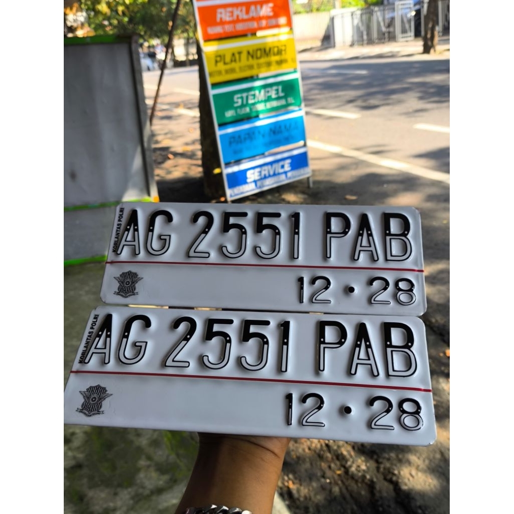 plat motor font lubang separo