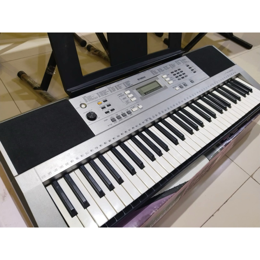 Keyboard Yamaha PSR E353