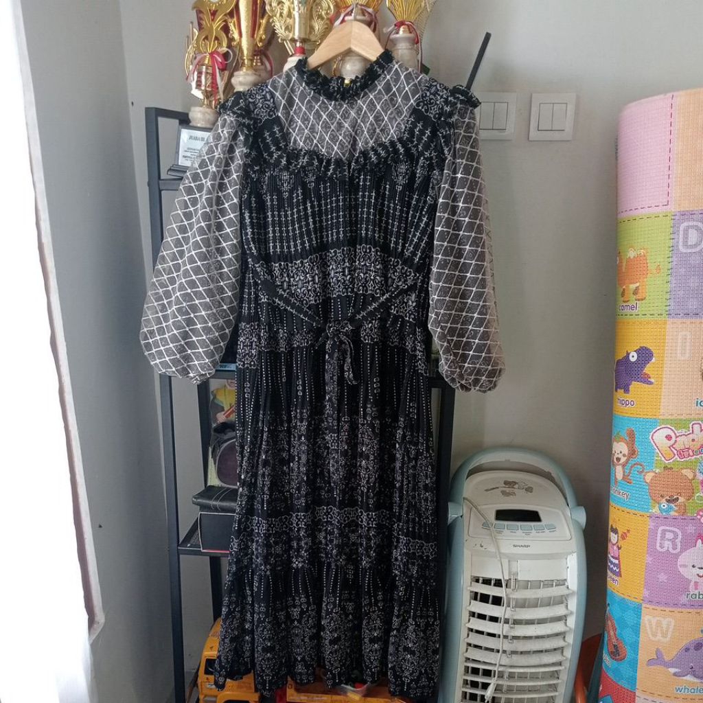 preloved dres oclo