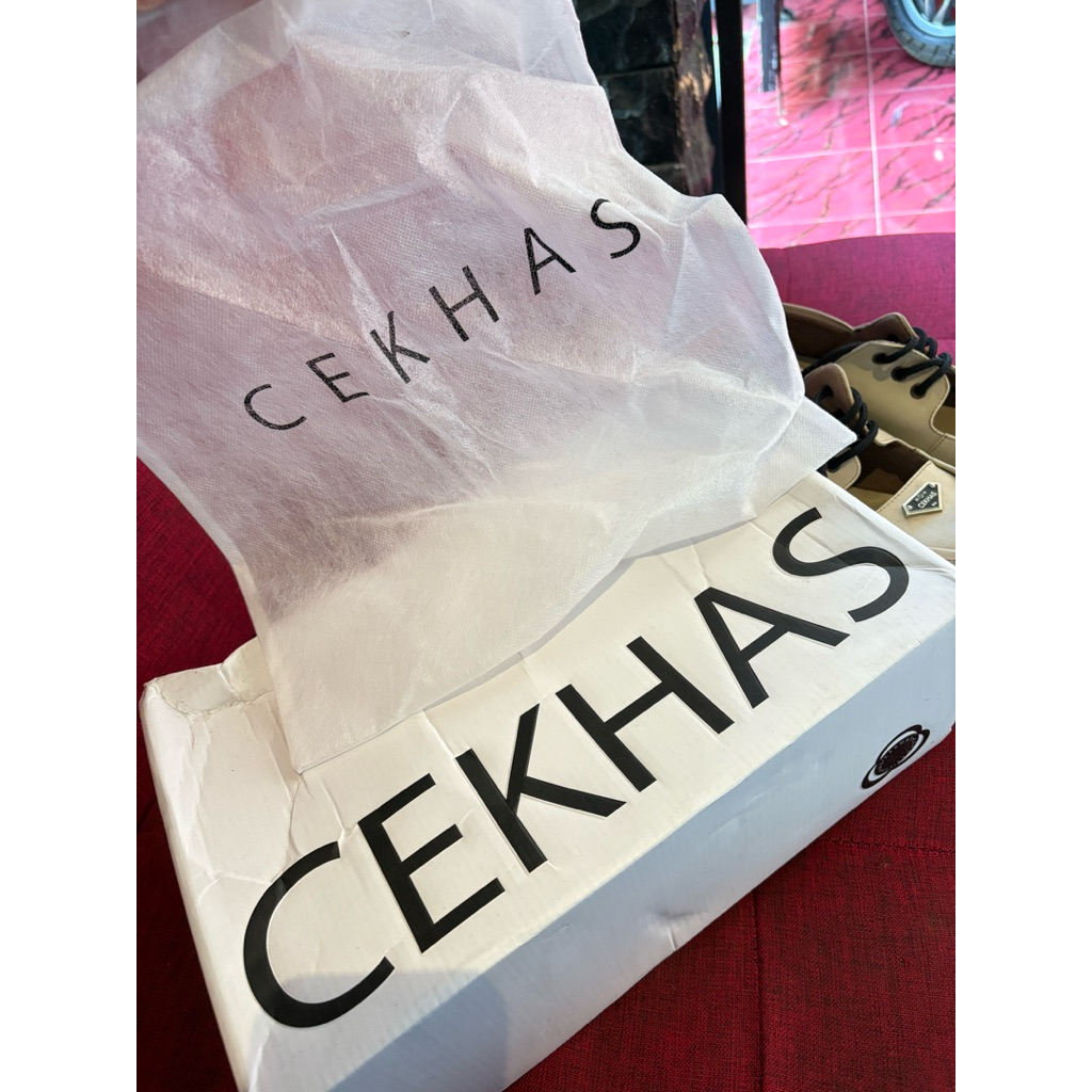 Sepatu CEKHAS